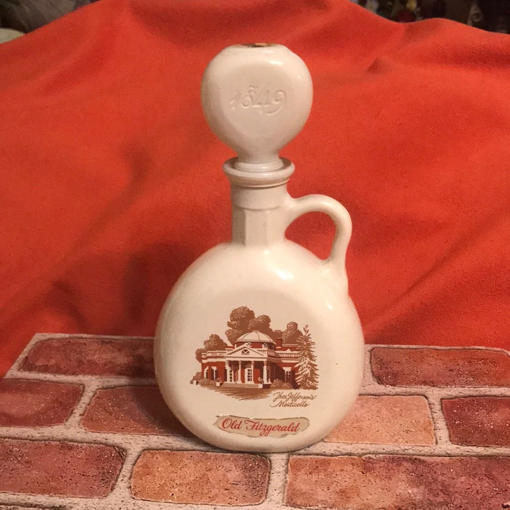 1849 Thomas Jefferson Monticello OLD FITZGERALD decanter